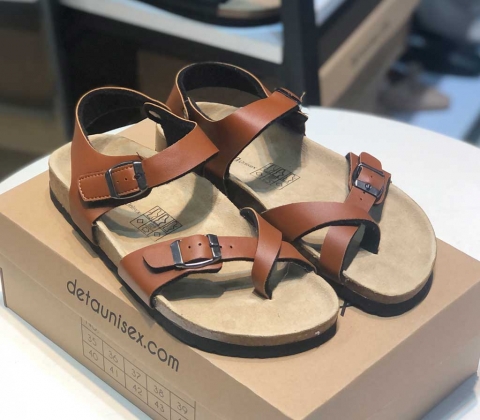 Giày sandal đế trấu xỏ ngón bò Sata22B